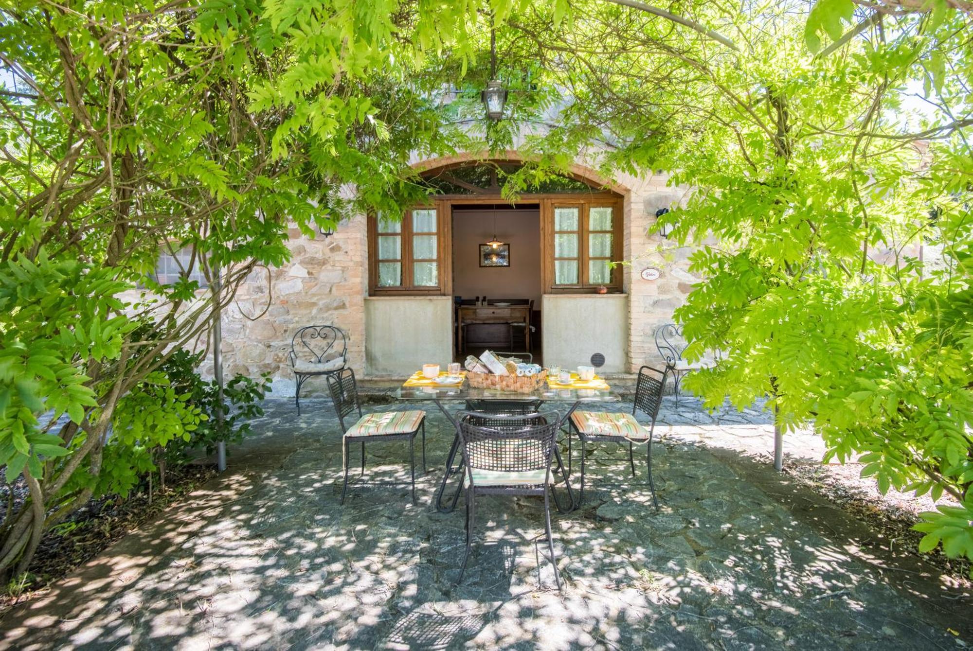 Glicine Apartment Podere Giardino Montalcino Exterior foto